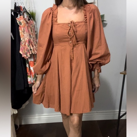 Chelsea & Violet Dresses & Skirts - Chelsea & Violet Puff Sleeve Smocked Back Dress Small